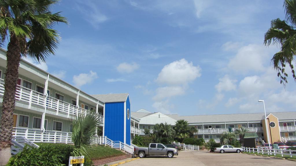 Inn At The Waterpark Galveston Exterior photo